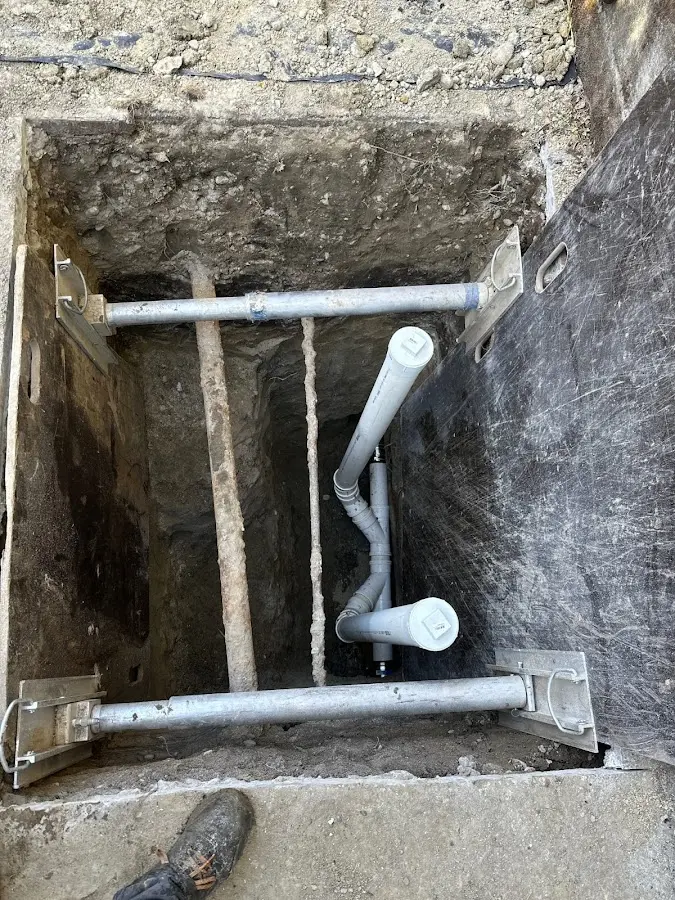 Experienced plumber completing Drain Cleaning work in Basehor